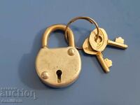 *$*Y*$* OLD SMALL PADLOCK WITH 3 KEYS - EXCELLENT *$*Y*$*