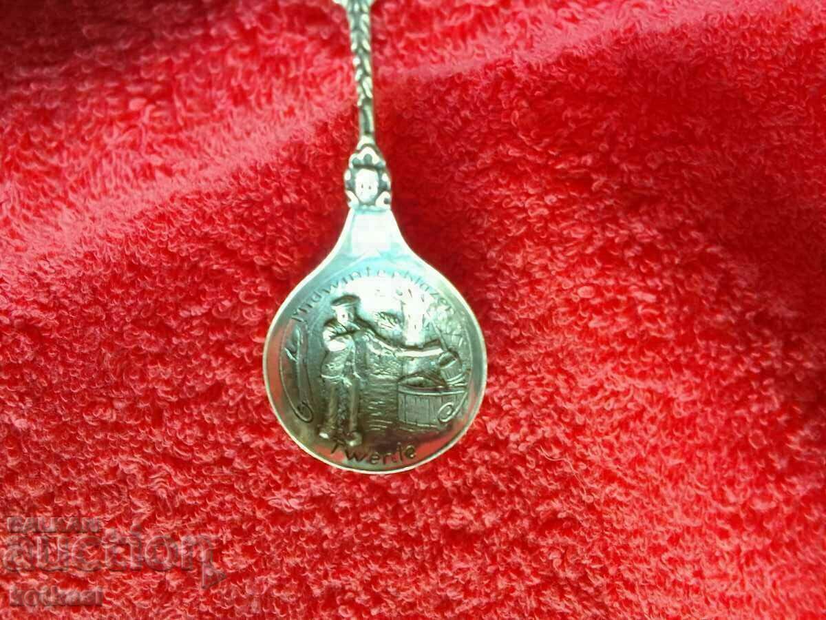Delivery of Old beautiful silver spoon inscriptions Delivery of Old beautiful silver spoon inscriptions