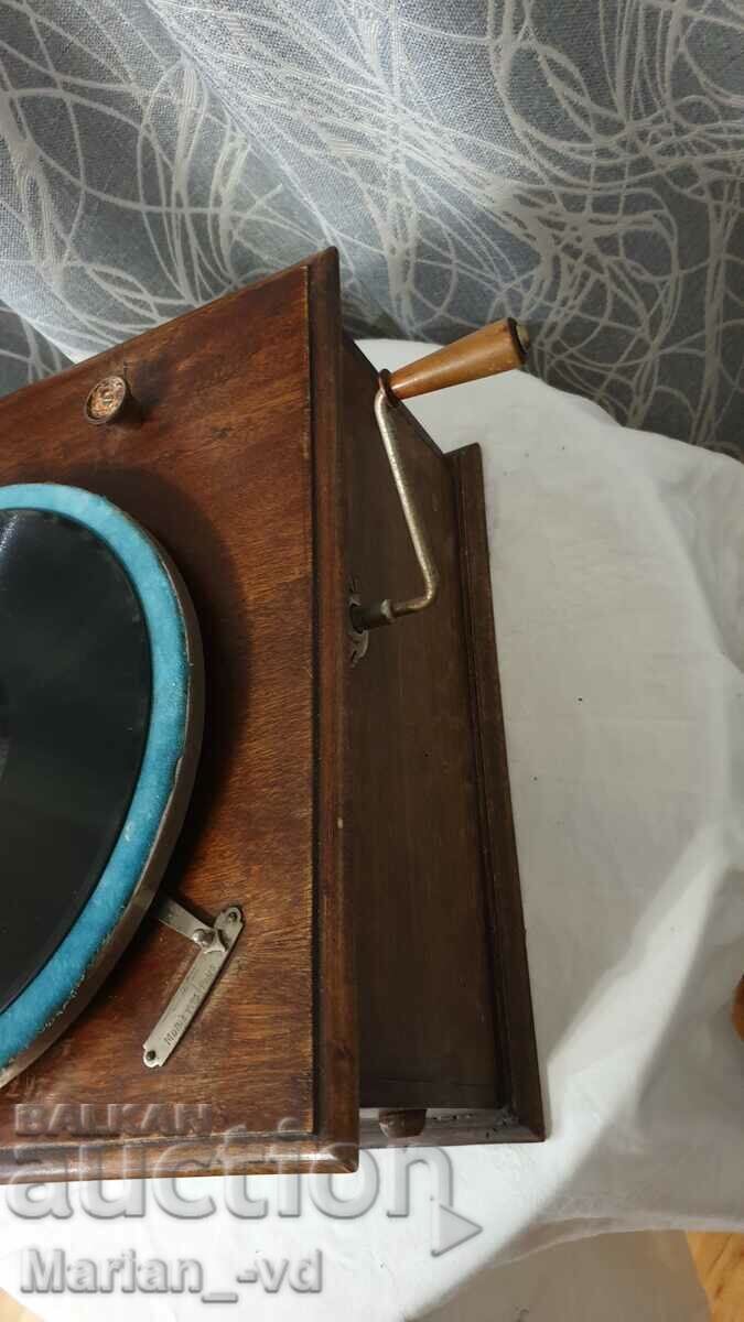 Old crank gramophone - 7