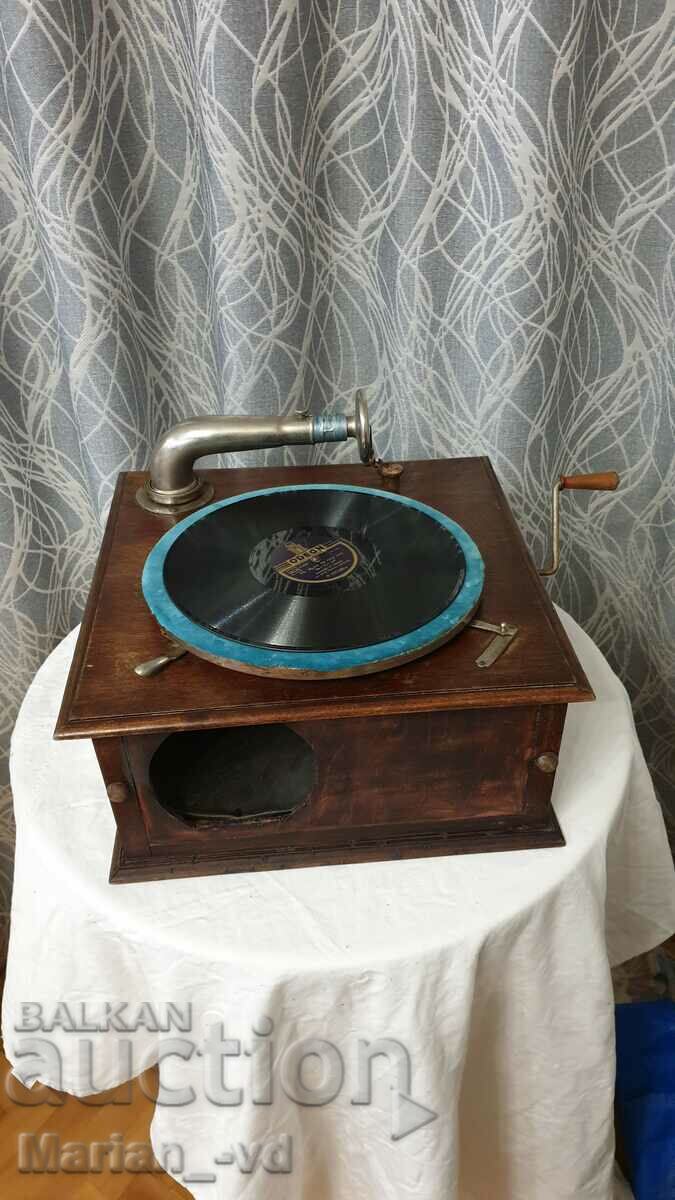 Old crank gramophone
