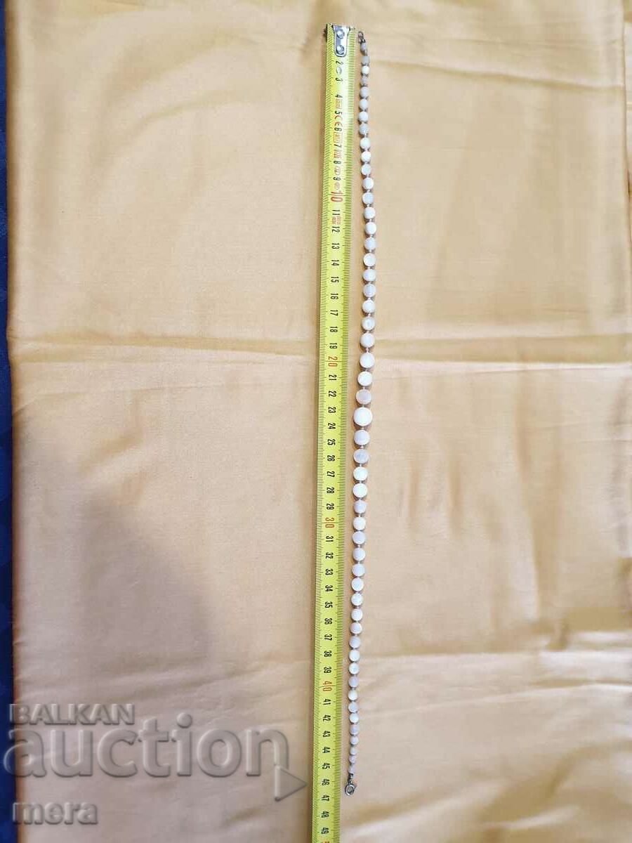 Auction Mother of pearl necklace Auction Mother of pearl necklace