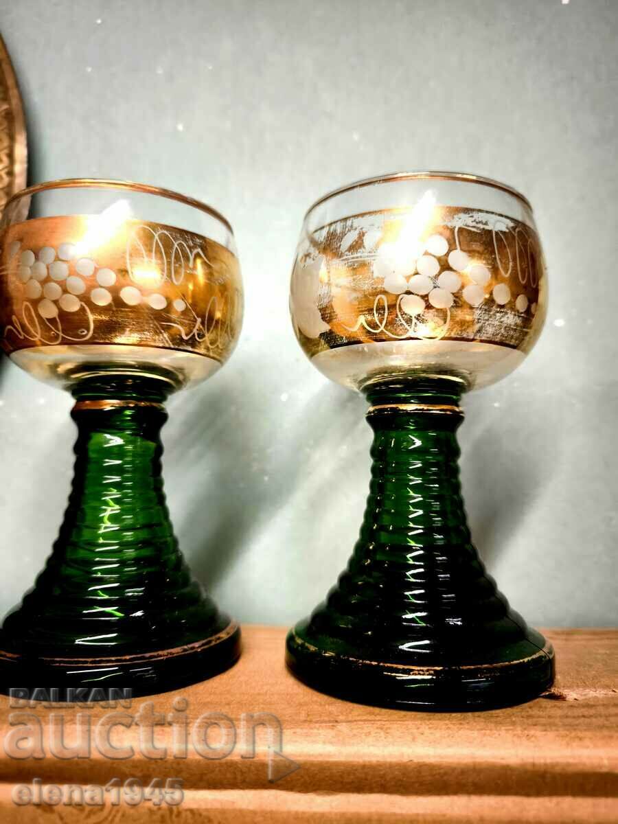 Delivery of Vintage wine glasses Delivery of Vintage wine glasses