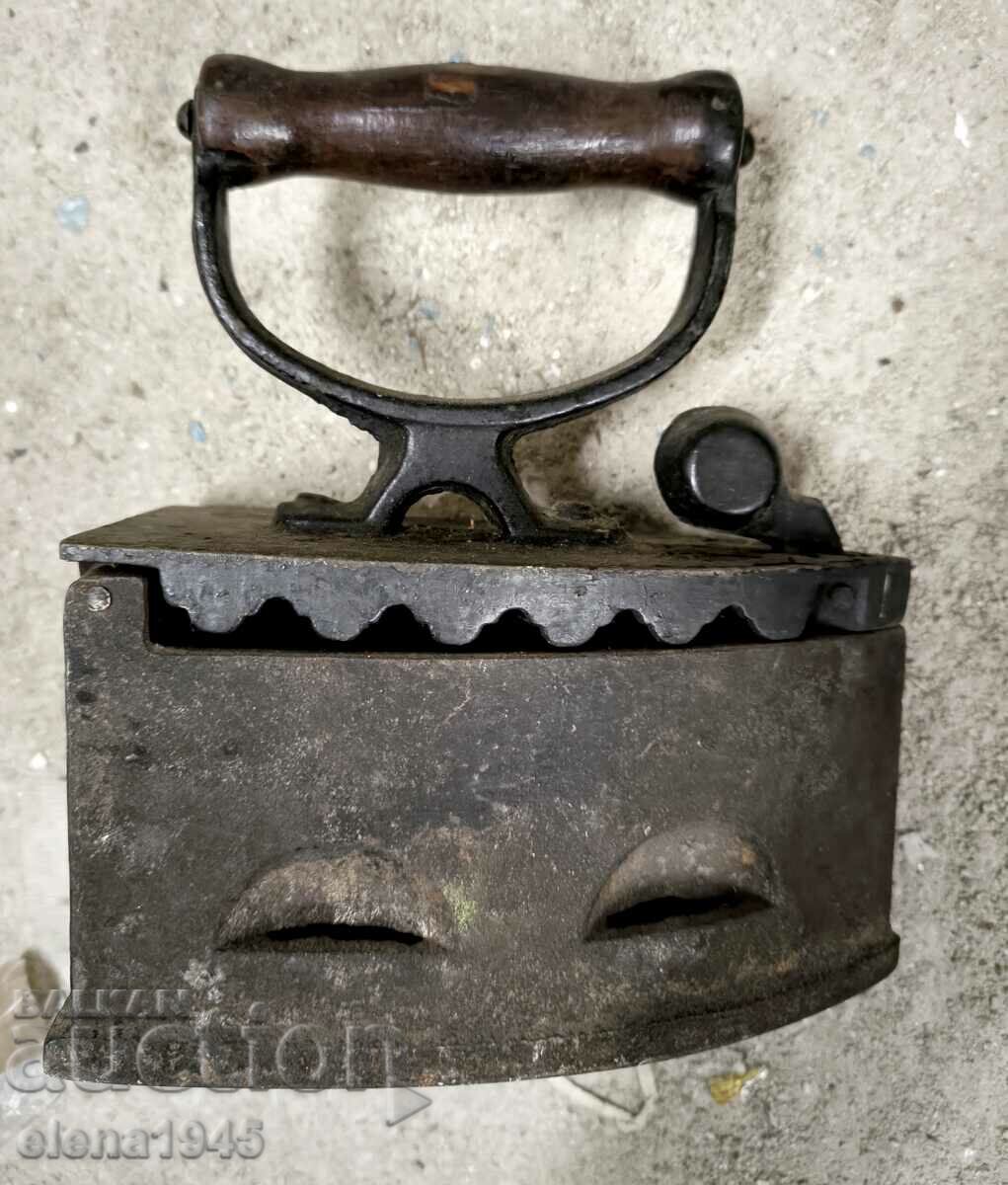 An old iron on fire with price 50.00 BGN | € 25.56 An old iron on fire with price 50.00 BGN | € 25.56
