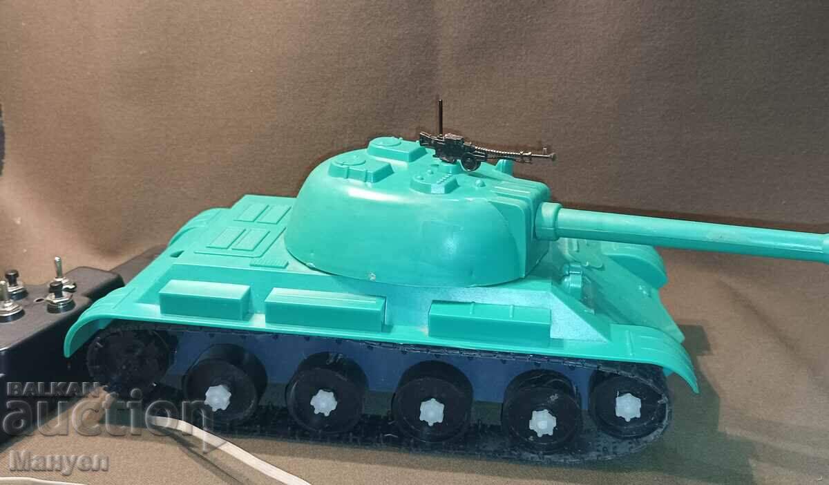 Auction  Old Soviet mechanized toy - tank.