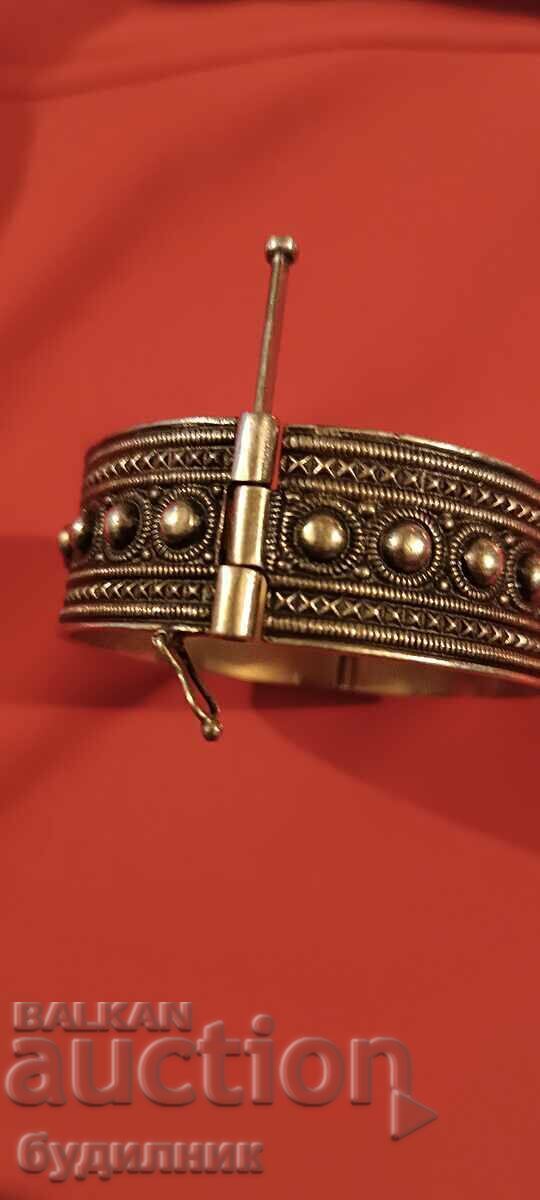 Solid silver bracelet. 835 BZC sample with price 230.00 BGN | € 117.60 Solid silver bracelet. 835 BZC sample with price 230.00 BGN | € 117.60