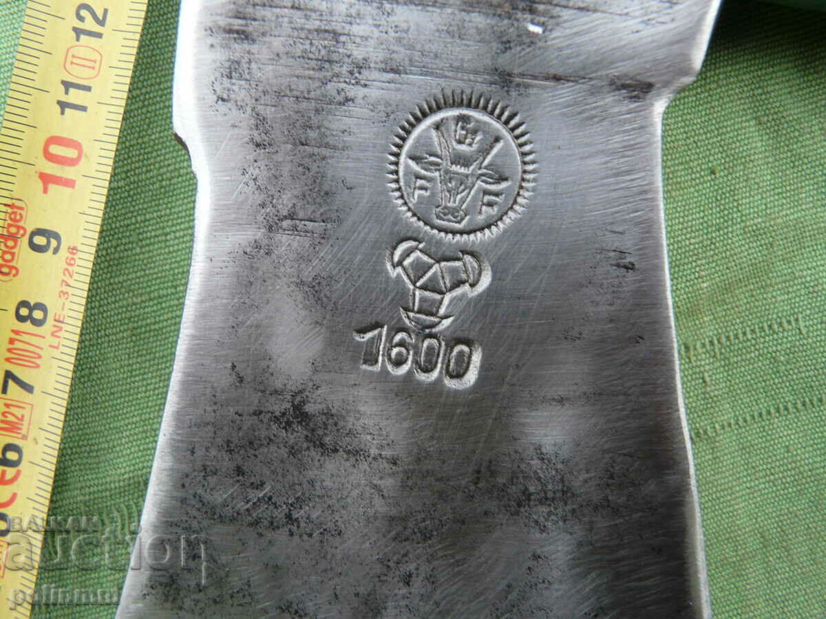 Old German Oshenkopf ax - 467 with price 200.00 BGN | € 102.26 Old German Oshenkopf ax - 467 with price 200.00 BGN | € 102.26