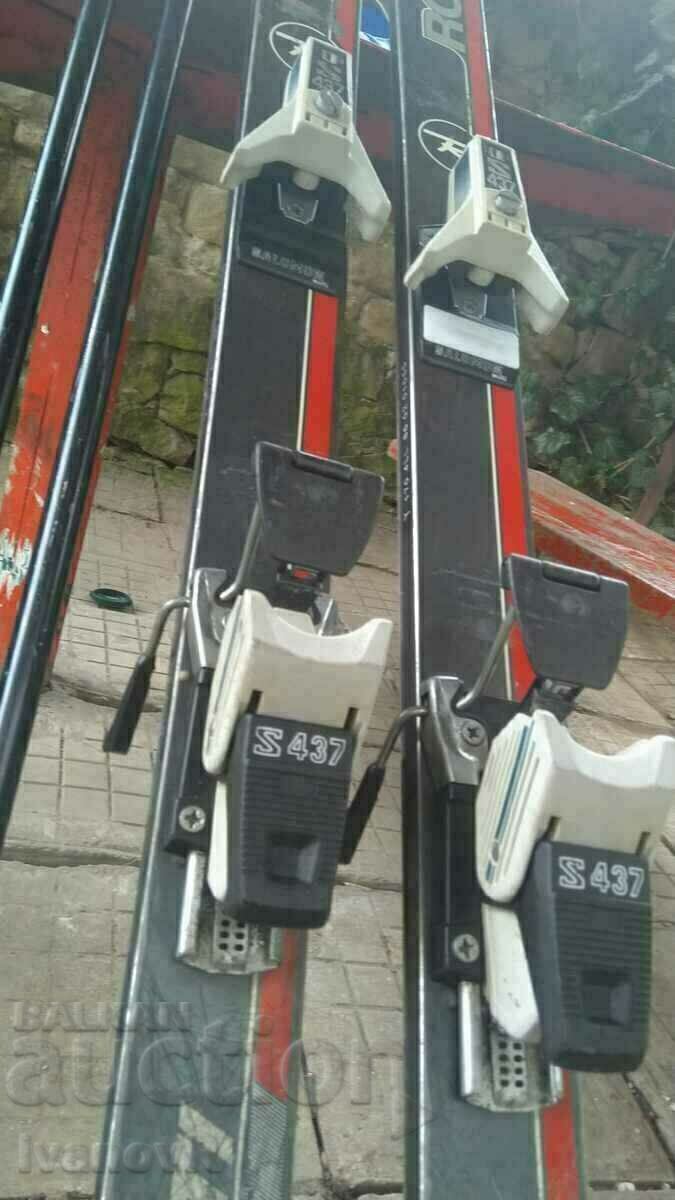 Auction  Old FRENCH ROSSIGNOL skis