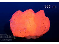 Друза от розов манганокалцит от България флуоресцент 247g