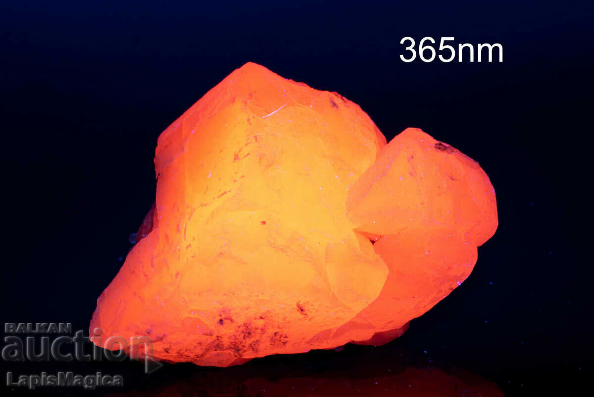 Pink Manganocalcite and Quartz Druse 163g Fluorescent