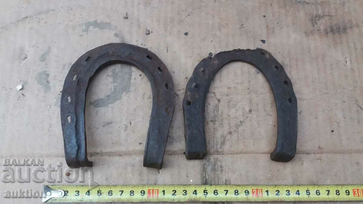 LOT OF TWO WROUGHT HORSESHOES - 7 LOT OF TWO WROUGHT HORSESHOES - 7