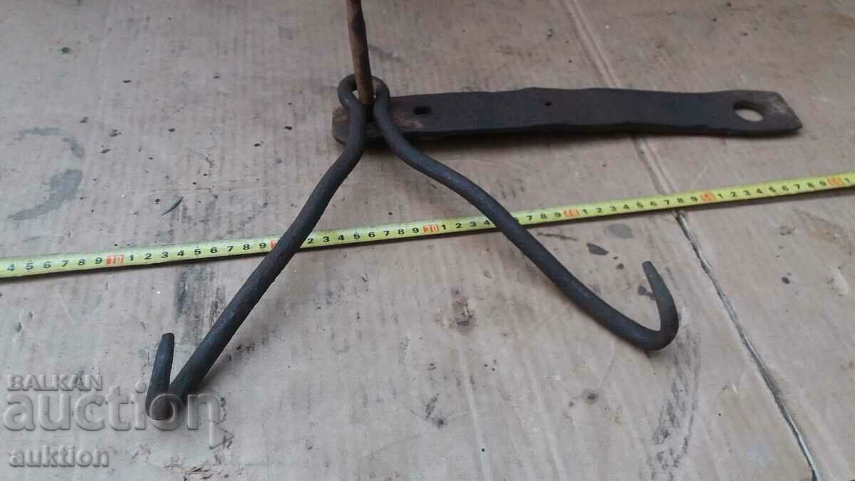 FORGED HOOKS, HANGS - 6 FORGED HOOKS, HANGS - 6