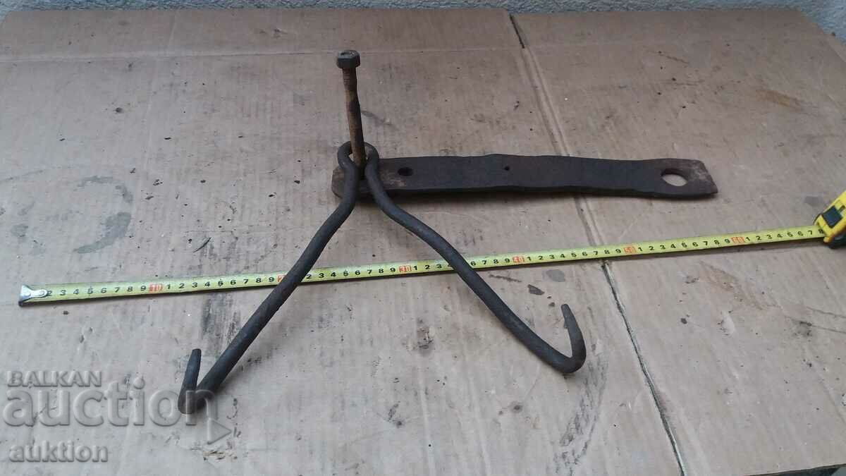 FORGED HOOKS, HANGS - 7 FORGED HOOKS, HANGS - 7