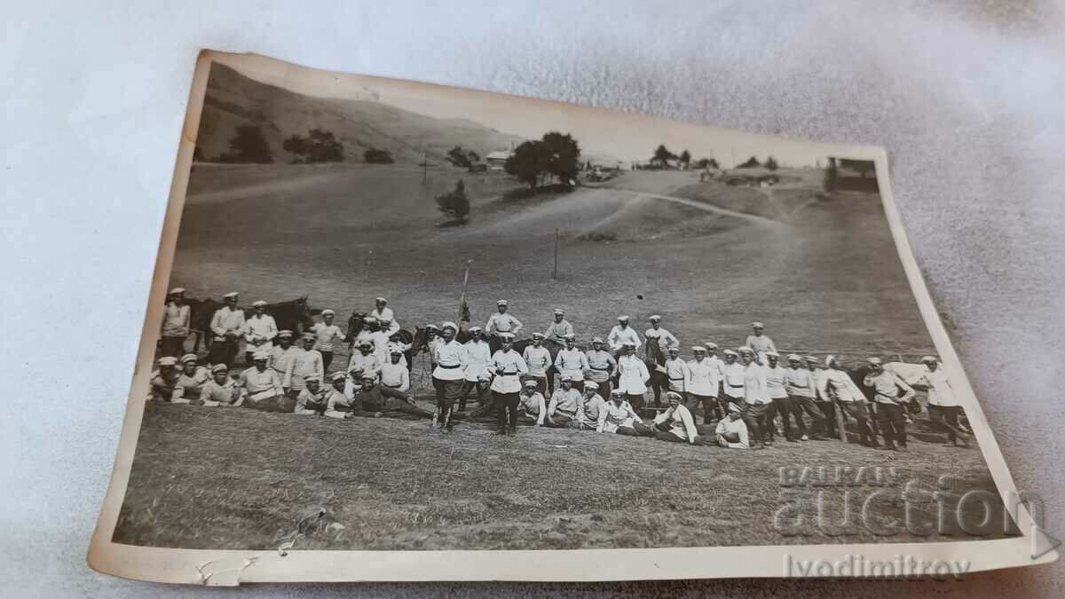 Foto Ofițeri și soldați de cavalerie