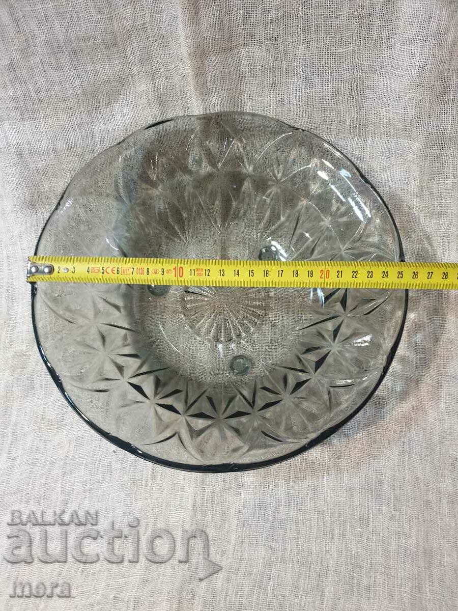 Auction Retro colored glass fruit bowl Auction Retro colored glass fruit bowl