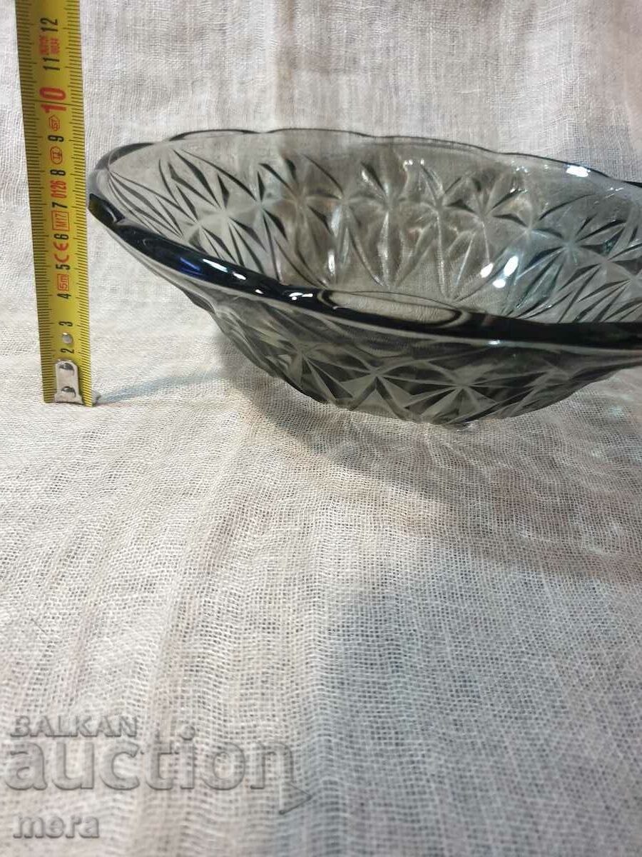 Delivery of Retro colored glass fruit bowl Delivery of Retro colored glass fruit bowl