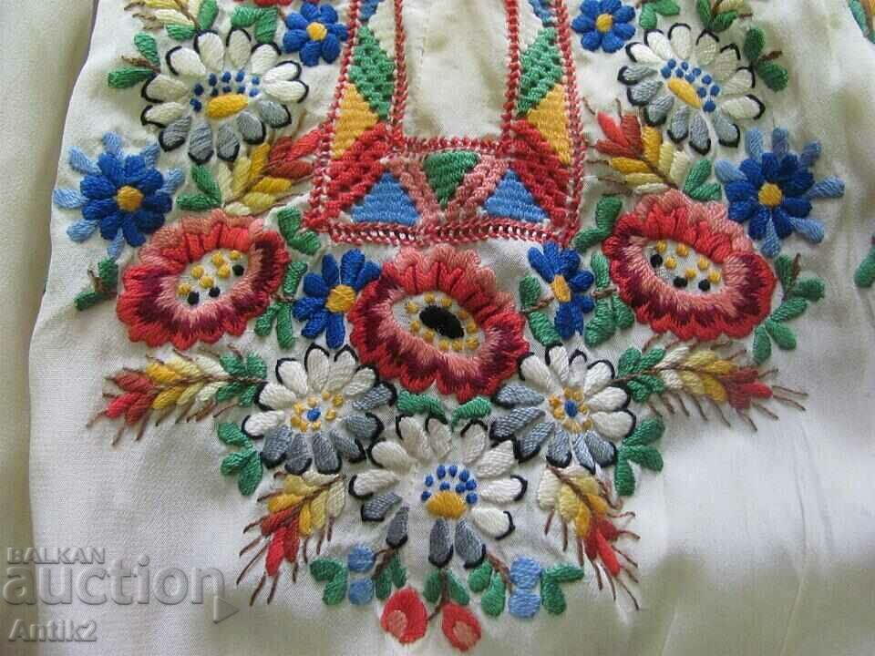 Delivery of 60's Vintich Silk Ladies Blouse Delivery of 60's Vintich Silk Ladies Blouse