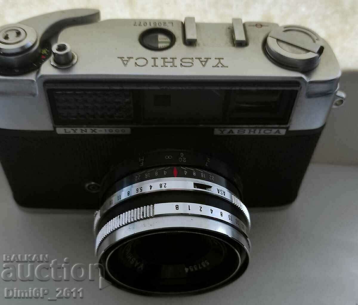 Auction  Vintage camera Yashica Lynx-1000 35mm lens