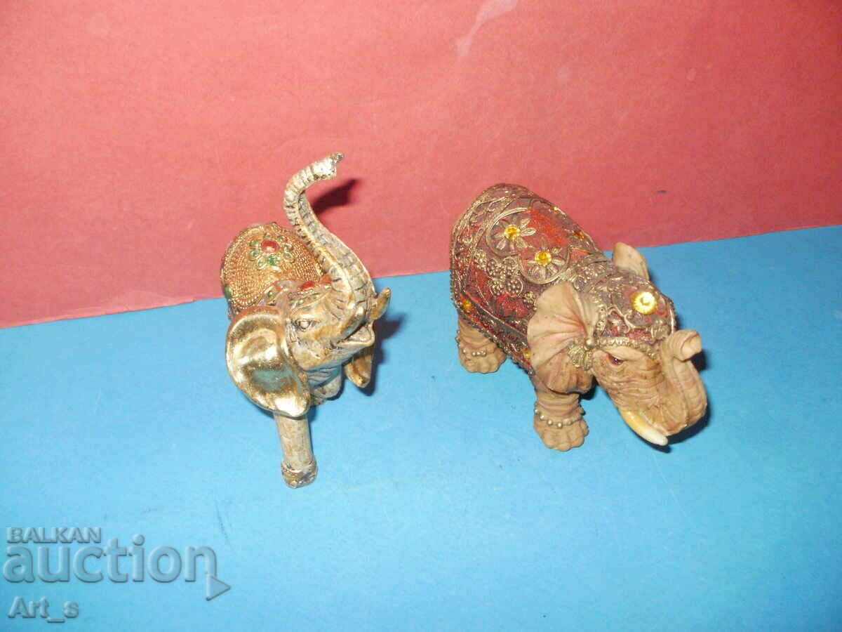 Delivery of Lot of 2 elephants hand decorated with colorful stones and ornaments Delivery of Lot of 2 elephants hand decorated with colorful stones and ornaments
