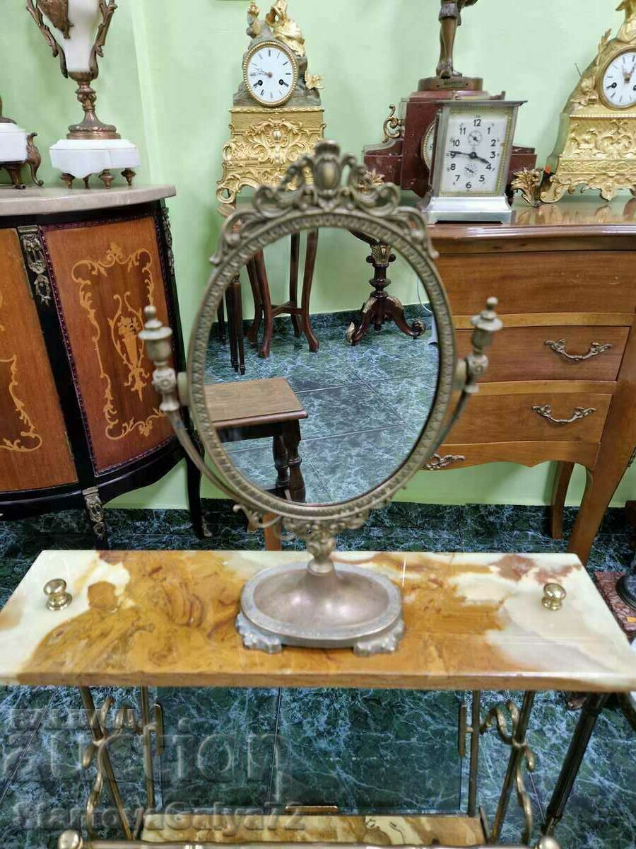 Licitație O minunată oglindă englezească din bronz antic Licitație O minunată oglindă englezească din bronz antic