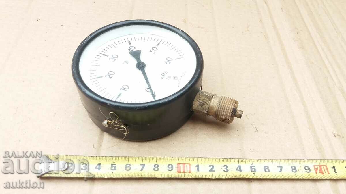 OLD BAROMETER with price 3.99 BGN | € 2.04