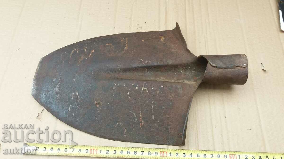 OLD STRAIGHT SHOVEL - 6 OLD STRAIGHT SHOVEL - 6