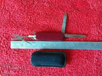 Παλιά μικρή τσέπη Δερμάτινη θήκη μαχαιριού με σήμανση