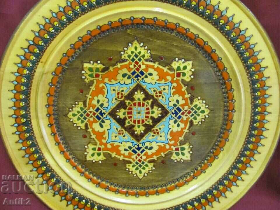 Auction Vintich Decorative Wooden Plate Folk Art Motifs Auction Vintich Decorative Wooden Plate Folk Art Motifs