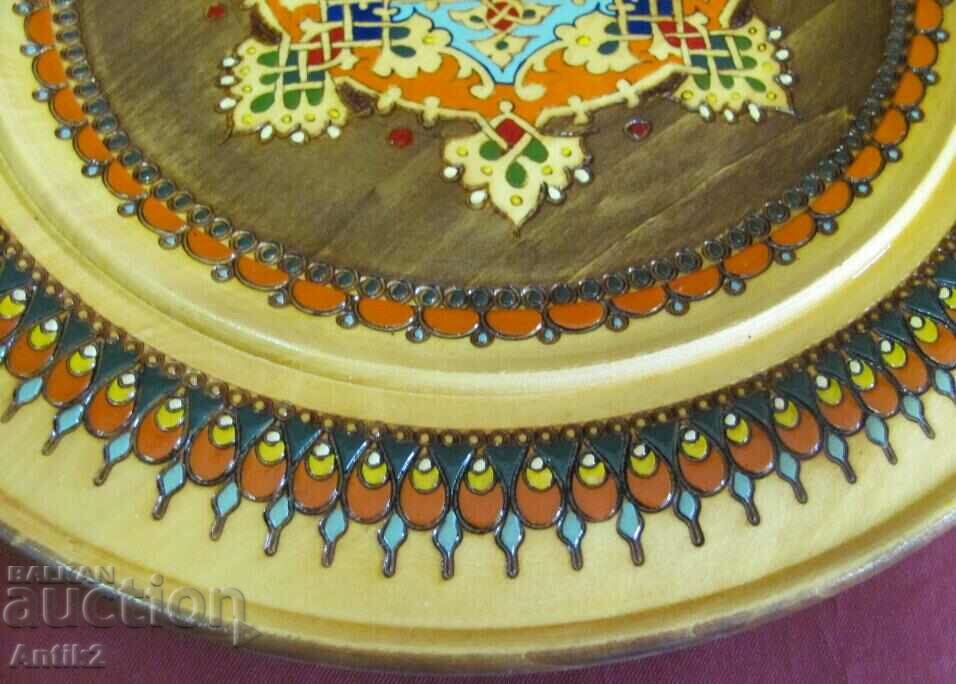 Delivery of Vintich Decorative Wooden Plate Folk Art Motifs Delivery of Vintich Decorative Wooden Plate Folk Art Motifs