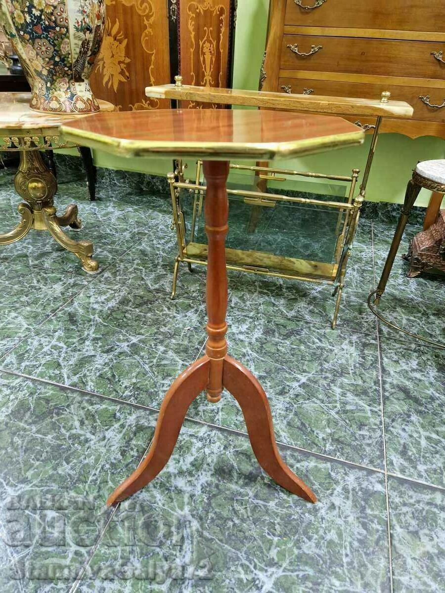 Ένα υπέροχο γερμανικό βοηθητικό τραπέζι αντίκα με τιμή 111.00 BGN | € 56.75 Ένα υπέροχο γερμανικό βοηθητικό τραπέζι αντίκα με τιμή 111.00 BGN | € 56.75