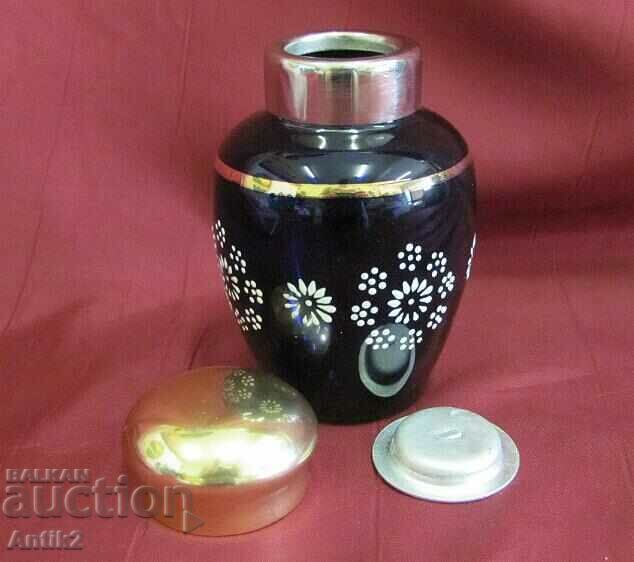 Auction 30's Glass Jar for Women's Cosmetics Auction 30's Glass Jar for Women's Cosmetics