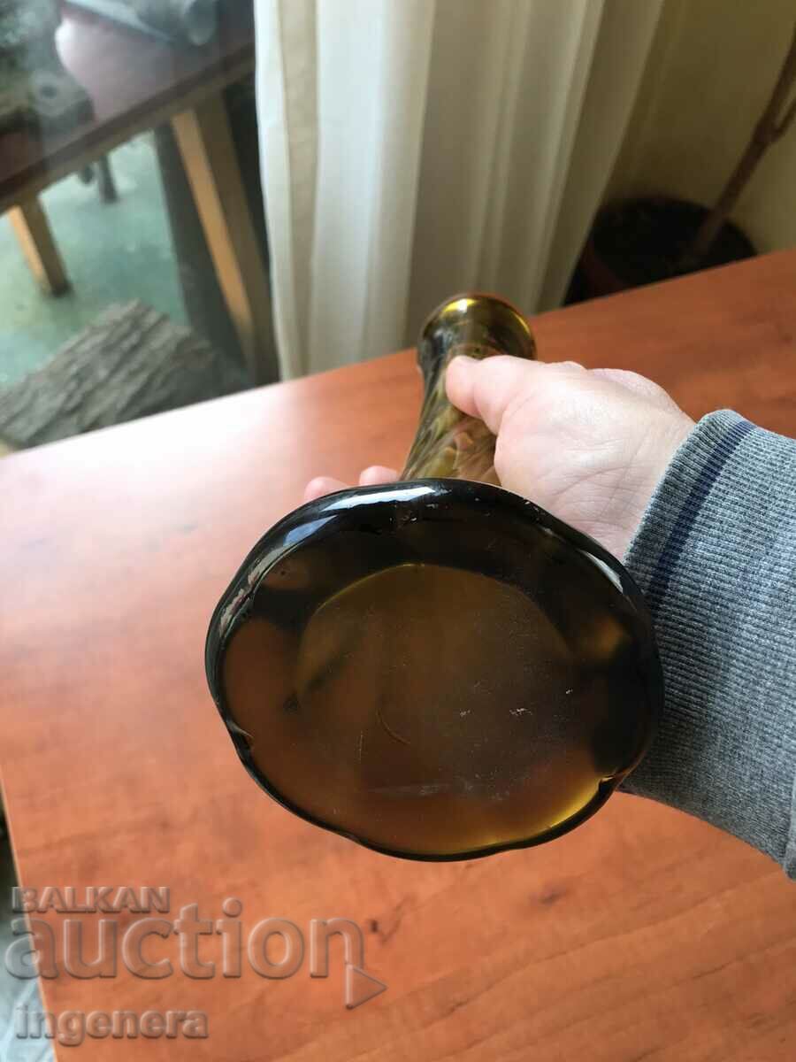 Delivery of THICK-WALLED RELIEF GLASS VASE FROM SOCA Delivery of THICK-WALLED RELIEF GLASS VASE FROM SOCA