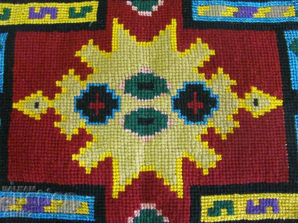 Broderie antica pentru fata de perna cu preț 35.00 BGN | € 17.90 Broderie antica pentru fata de perna cu preț 35.00 BGN | € 17.90