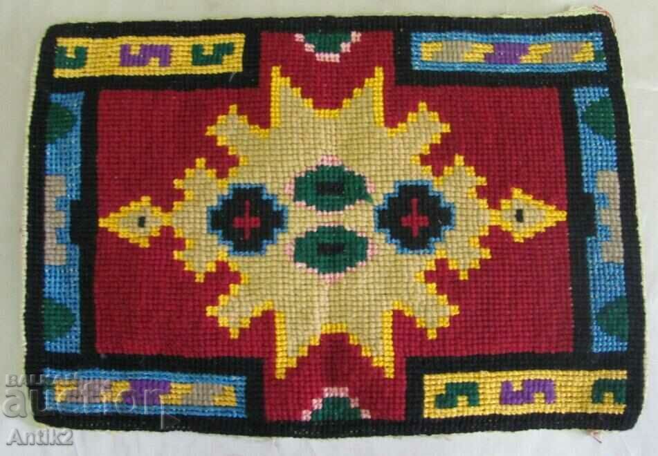 Livrarea Broderie antica pentru fata de perna Livrarea Broderie antica pentru fata de perna