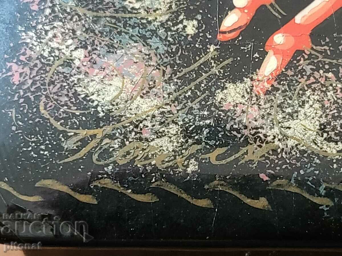 USSR hand painted lacquer box with price 120.00 BGN | € 61.36 USSR hand painted lacquer box with price 120.00 BGN | € 61.36