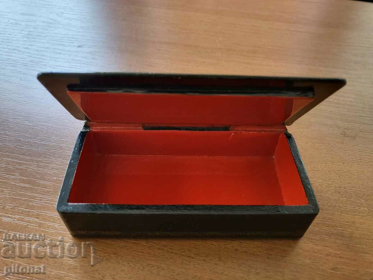 Auction  USSR hand painted lacquer box 2