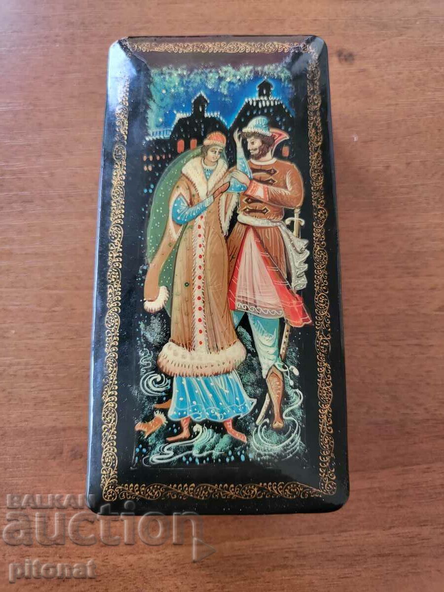 Ръчно рисувана лакова кутия СССР 2