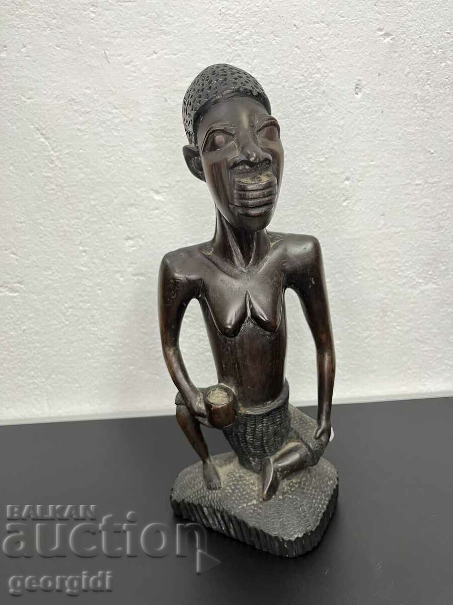 Figura africană din lemn a unei femei. #5118