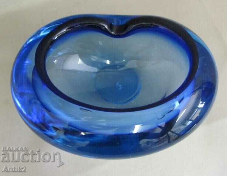 Scrumiera din cristal Art Deco anii '30 Boemia cu preț 35.00 BGN | € 17.90 Scrumiera din cristal Art Deco anii '30 Boemia cu preț 35.00 BGN | € 17.90