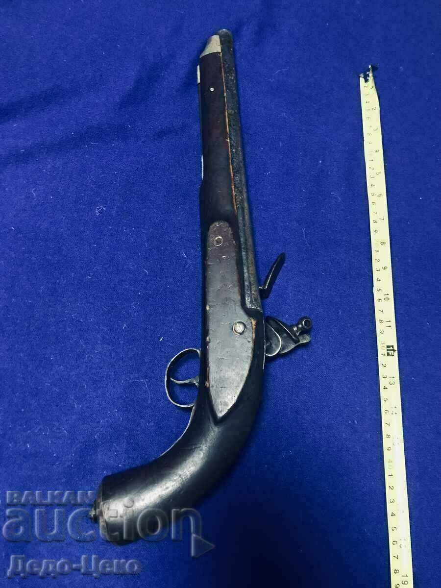 flintlock (pistol) with price 600.00 BGN | € 306.78 flintlock (pistol) with price 600.00 BGN | € 306.78