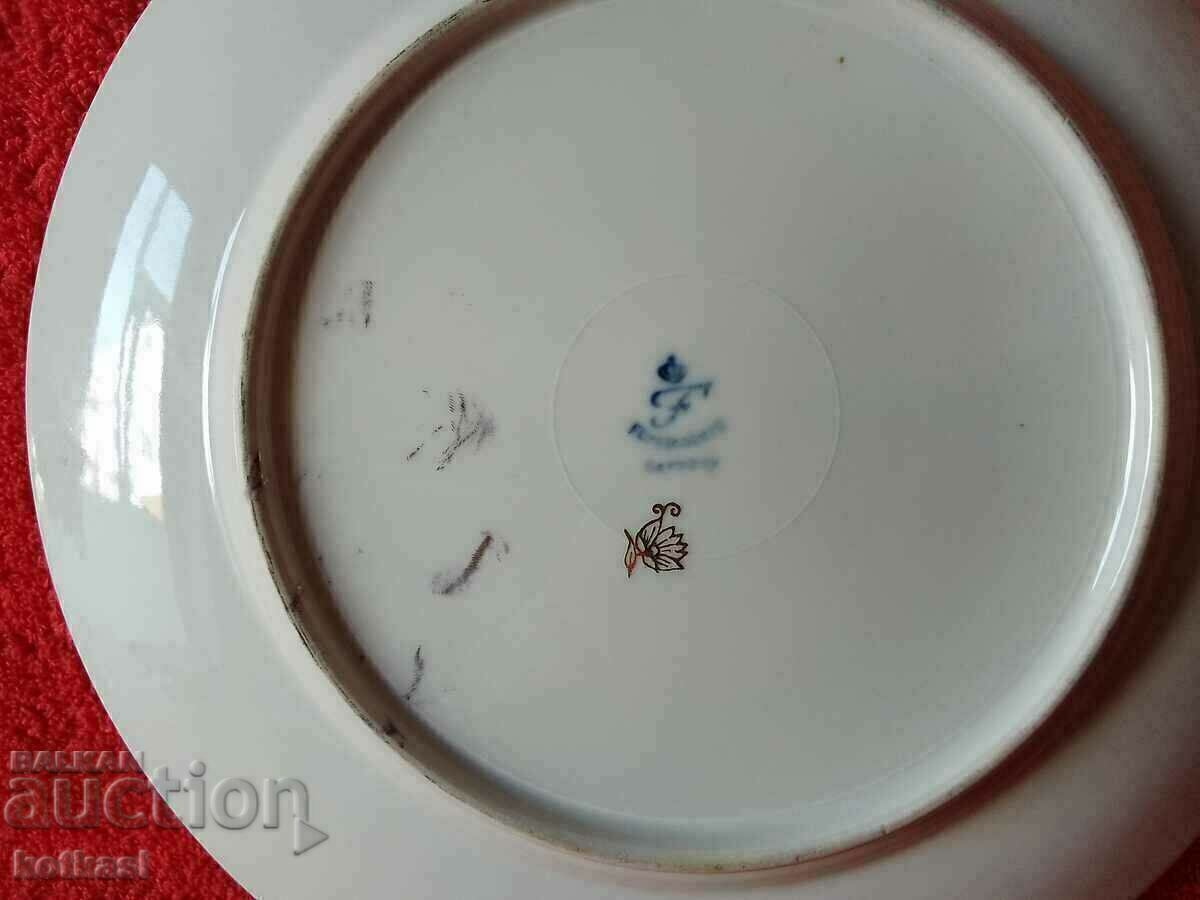 Old Porcelain Plate Furstenberg F Gilt Female Male Encounter - 6 Old Porcelain Plate Furstenberg F Gilt Female Male Encounter - 6