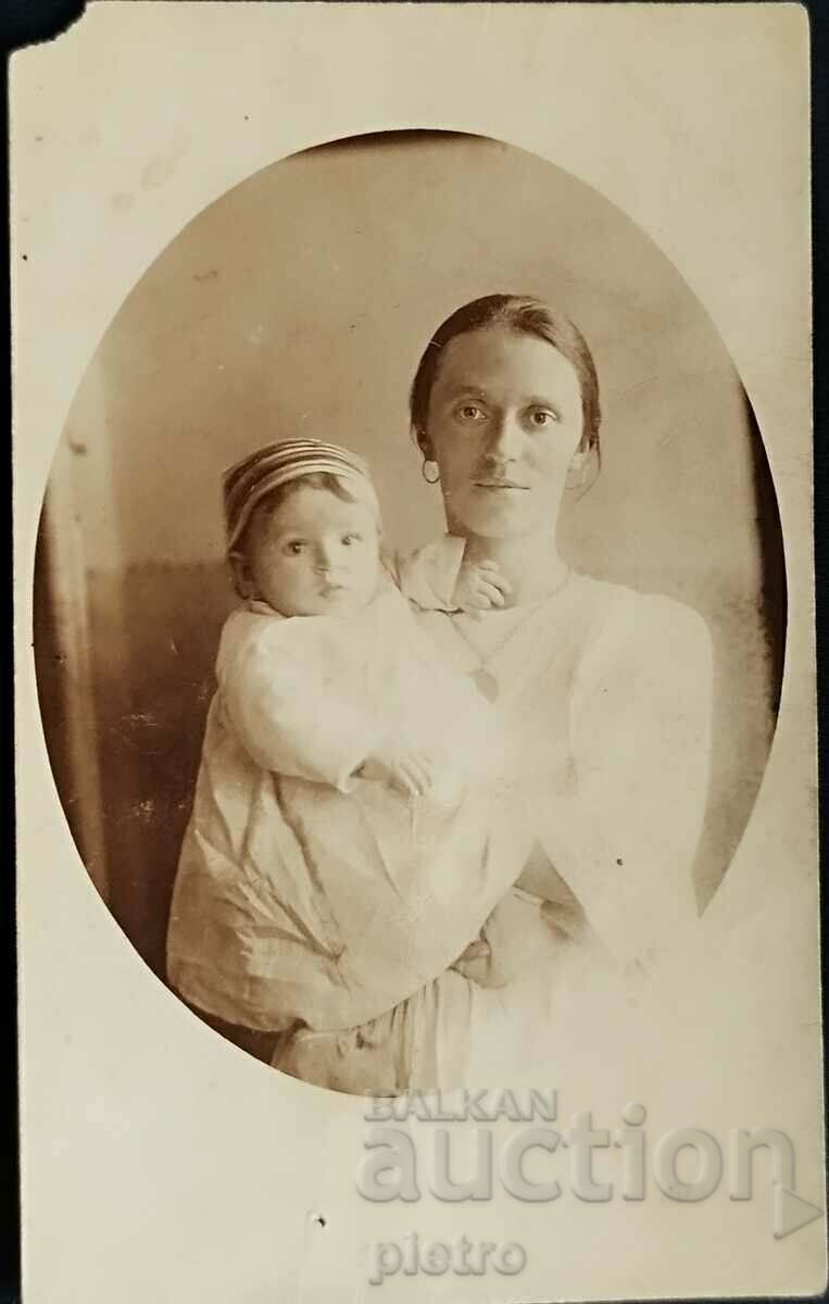 България Стара снимка фотография на млада жена със своето...