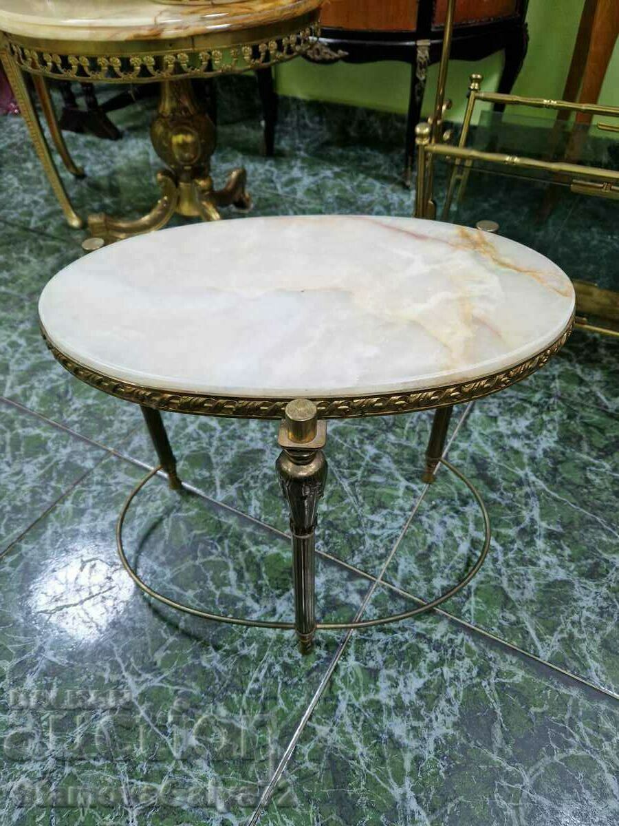 Ένα υπέροχο γαλλικό μπρονζέ όνυχα αντίκα βοηθητικό τραπέζι με τιμή 188.00 BGN | € 96.12 Ένα υπέροχο γαλλικό μπρονζέ όνυχα αντίκα βοηθητικό τραπέζι με τιμή 188.00 BGN | € 96.12