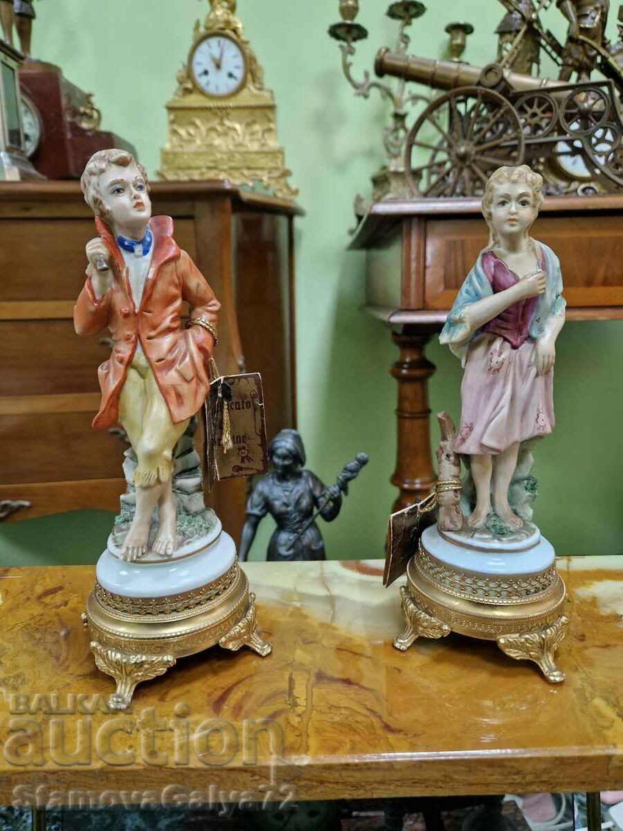 O pereche unică de figurine din porțelan italian Capodimonte