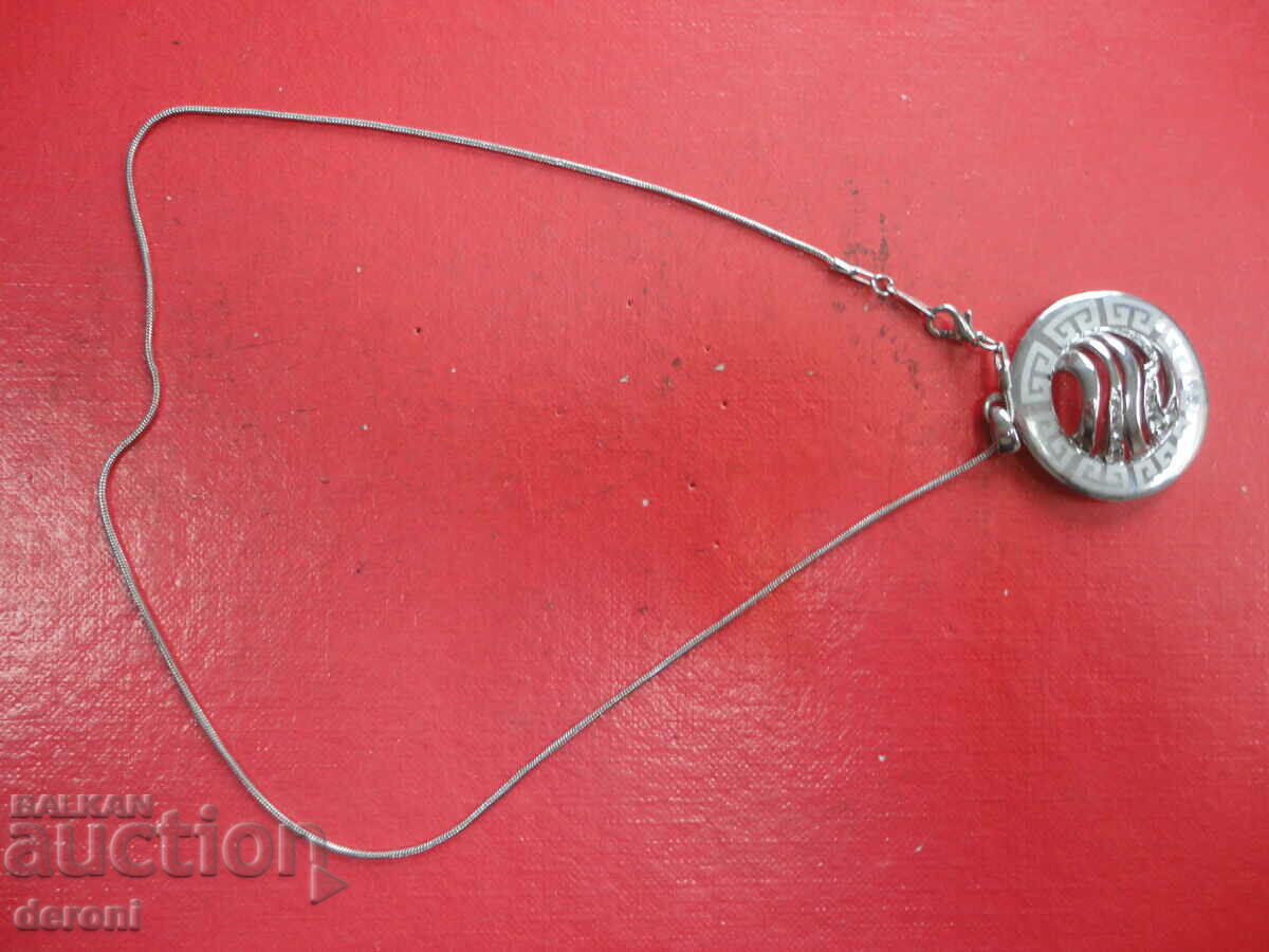 Auction  Great necklace necklace with 11 stones