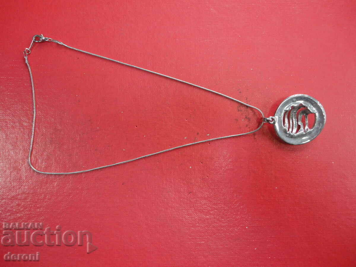 Delivery of Great necklace necklace with 11 stones