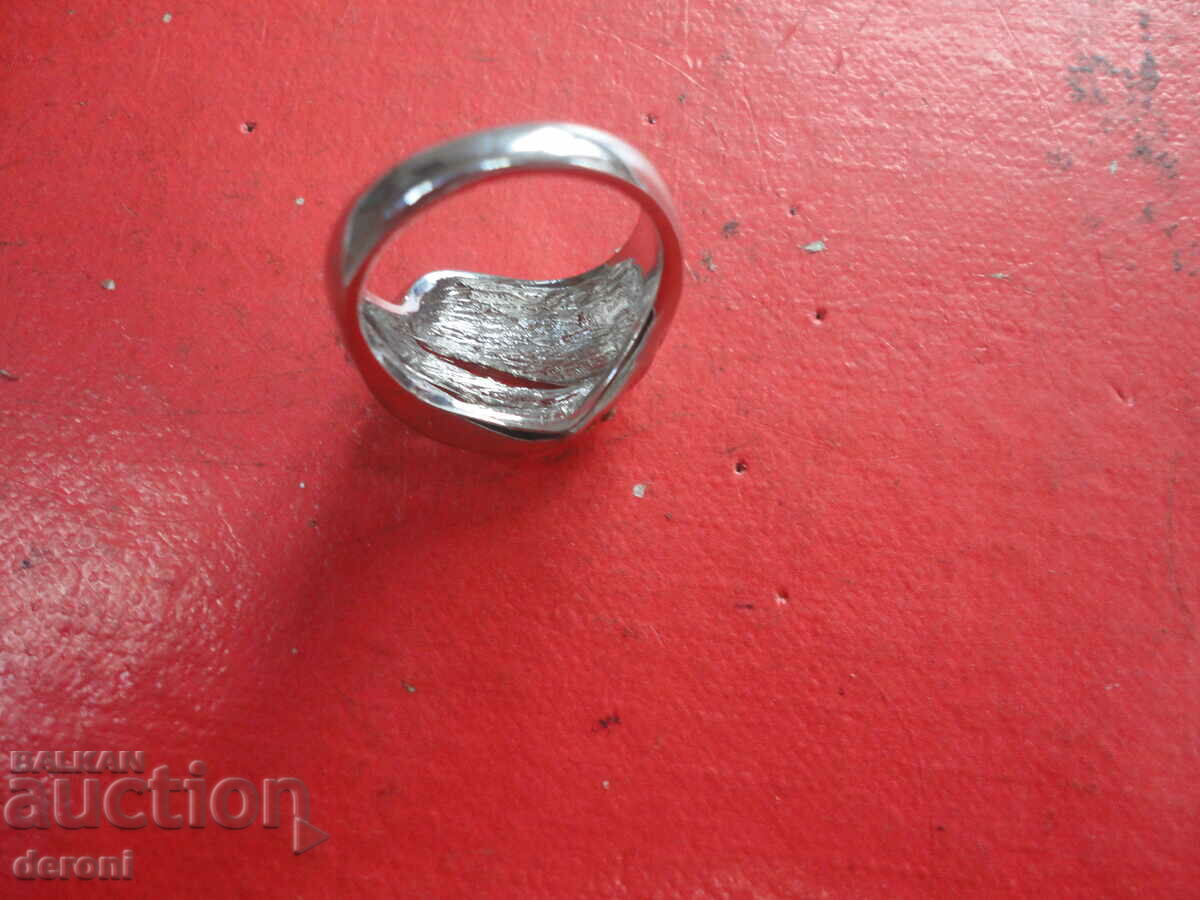 Auction Great ring with 16 stones Auction Great ring with 16 stones