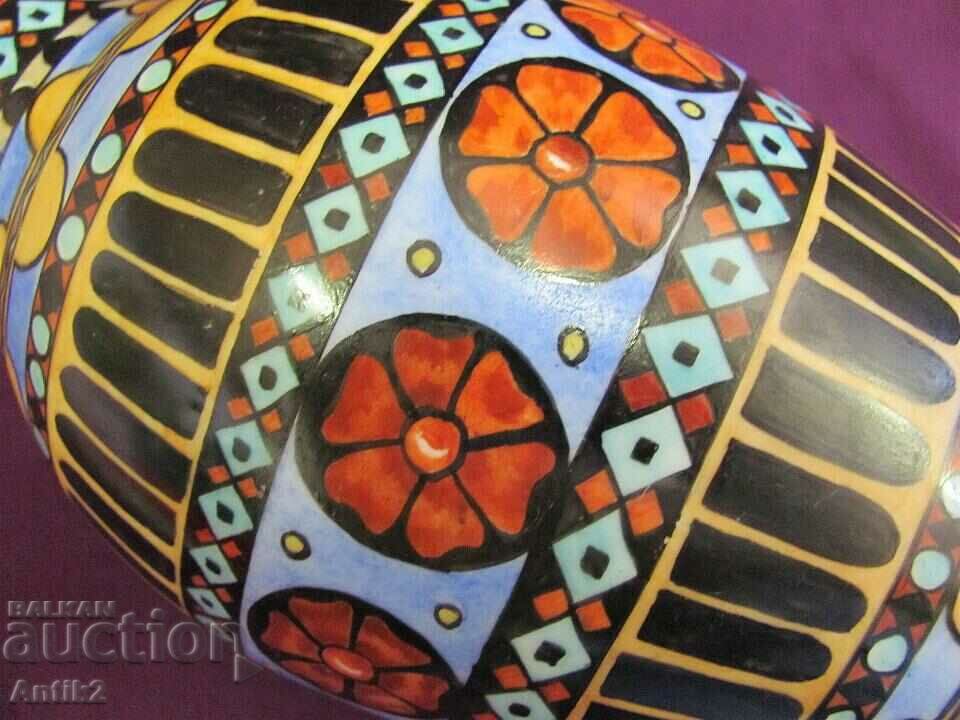 50's Beautiful Porcelain Hand Painted Vase - 5 50's Beautiful Porcelain Hand Painted Vase - 5