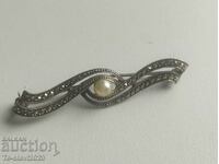 Beautiful old silver marquise brooch
