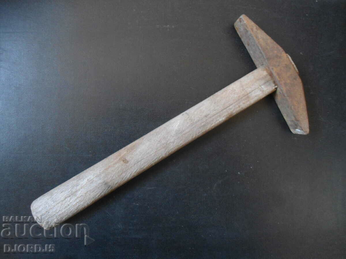 Old craftsman's hammer