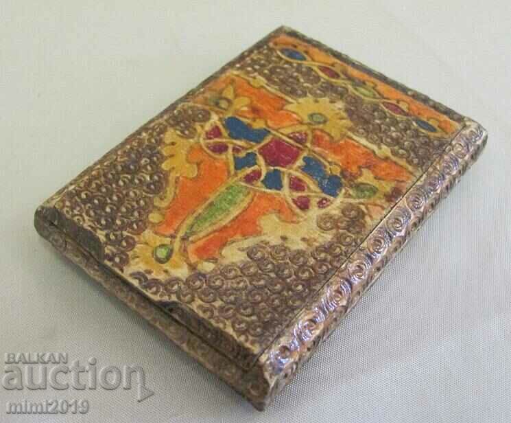 Delivery of Vintich Small Wooden Snuffbox for Cigarettes Delivery of Vintich Small Wooden Snuffbox for Cigarettes